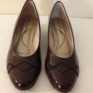 WOMEN'S HUSH PUPPIES 6.5